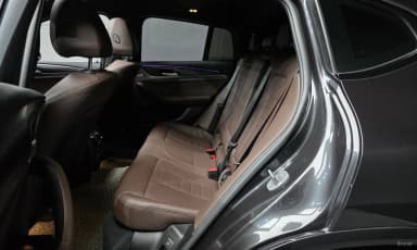 X4 (G02)