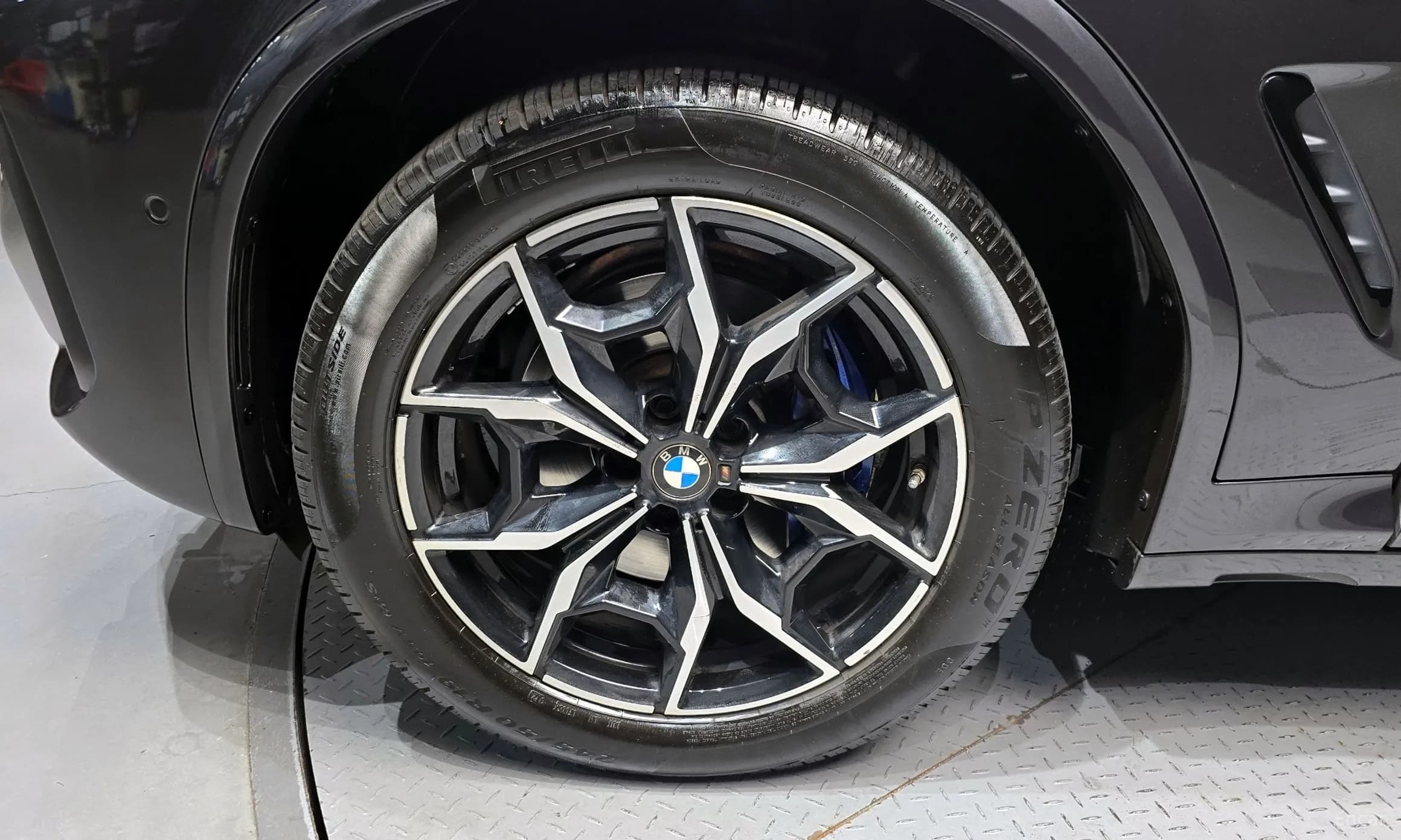 X4 (G02)