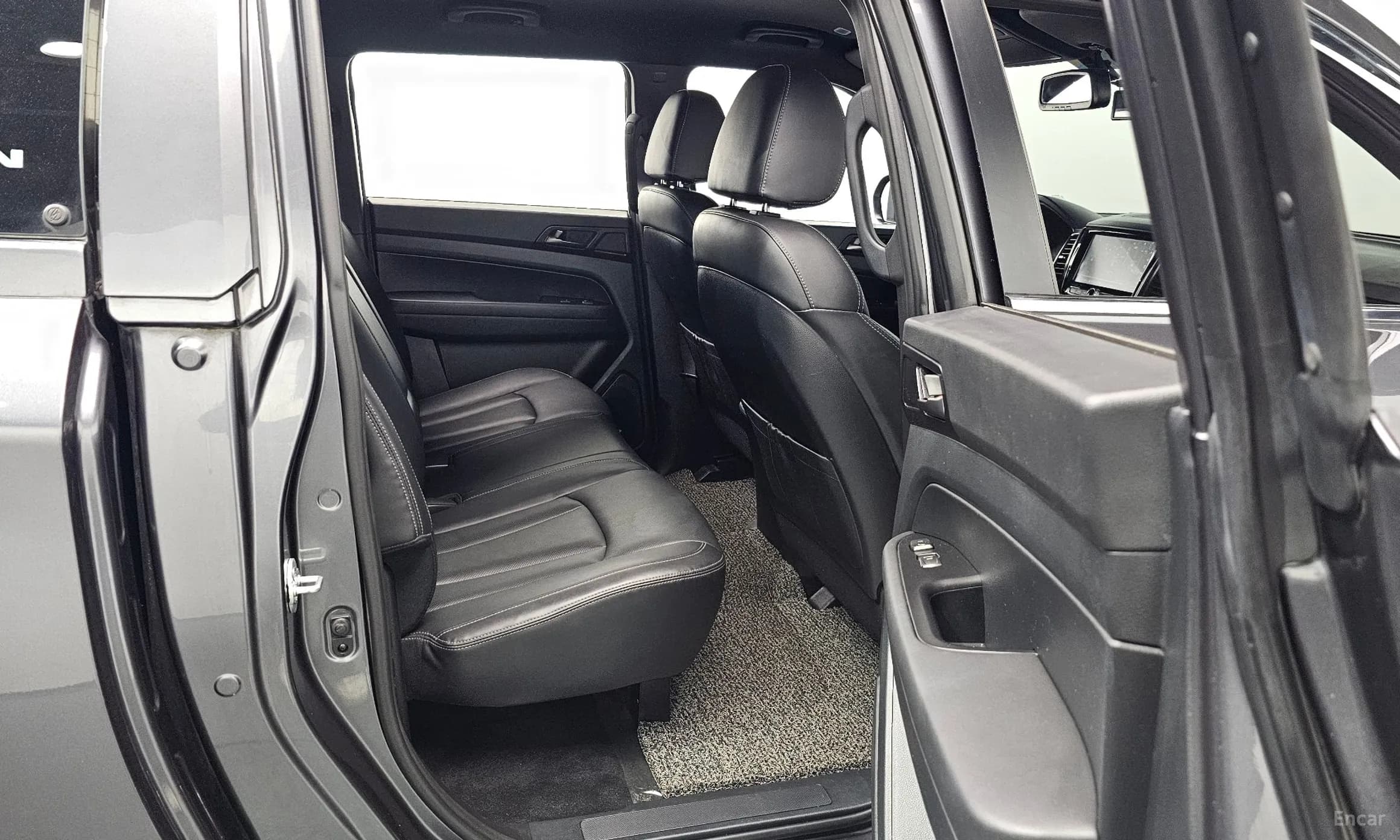 Rexton Sports Khan