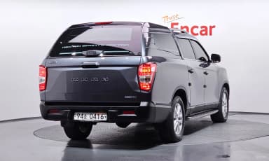 Rexton Sports Khan