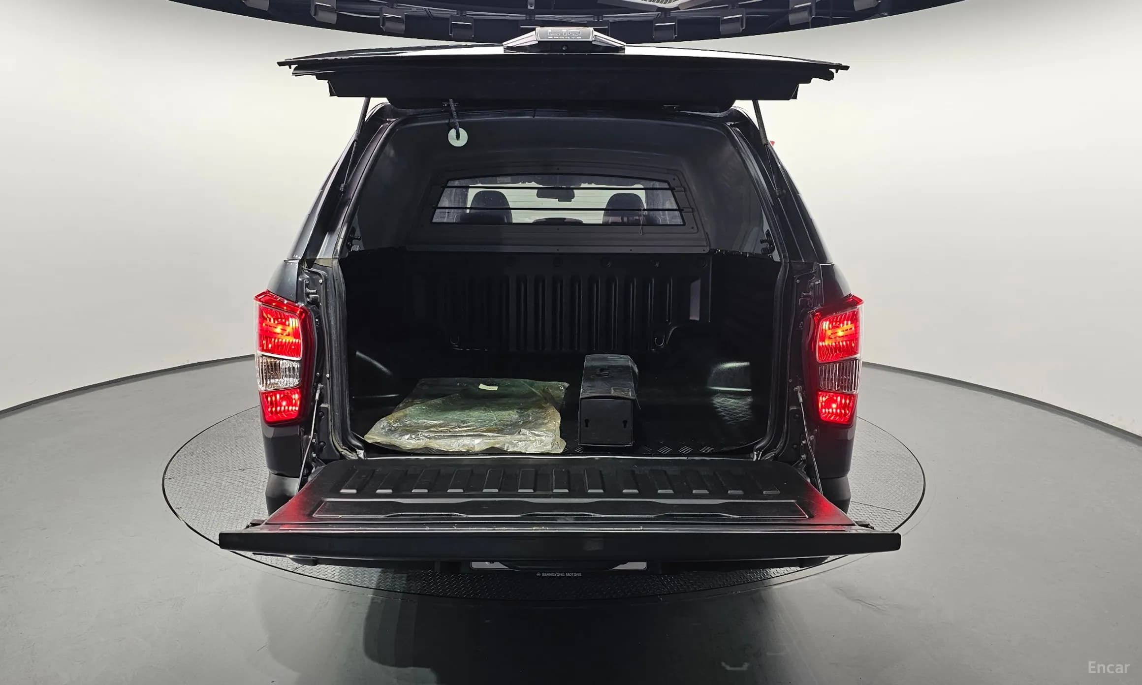Rexton Sports Khan