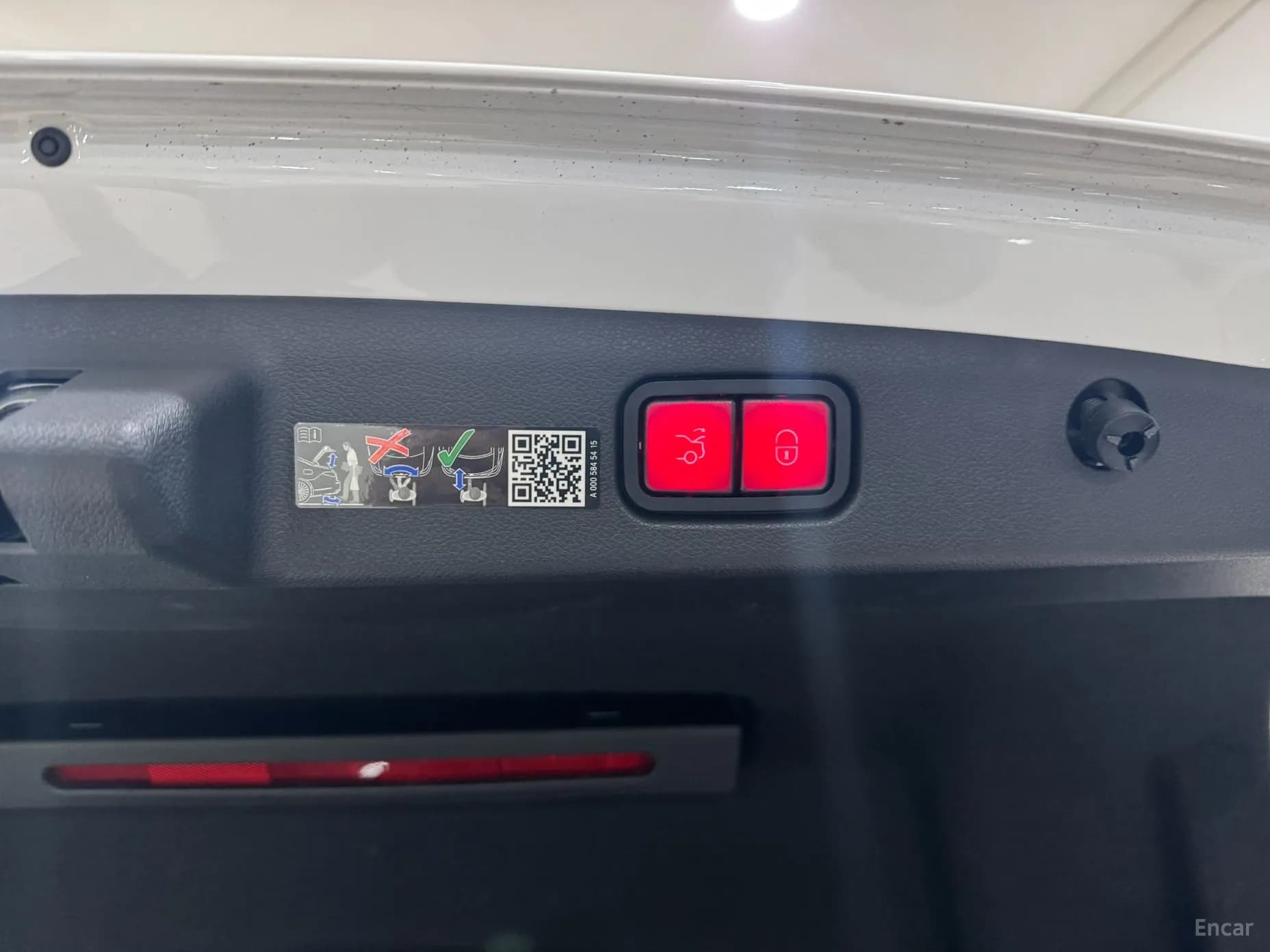 E-Class W214