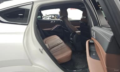X6 (G06)