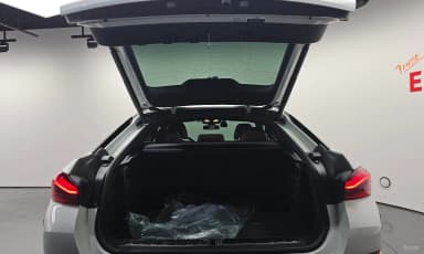X6 (G06)