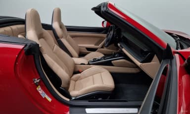 911 (992)
