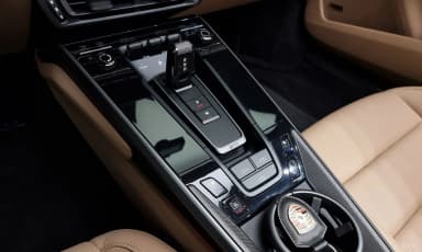 911 (992)
