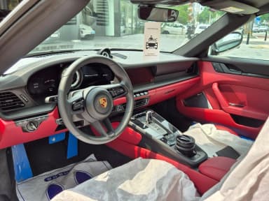 911 (992)
