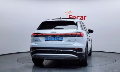 Q4 e-tron (F4)