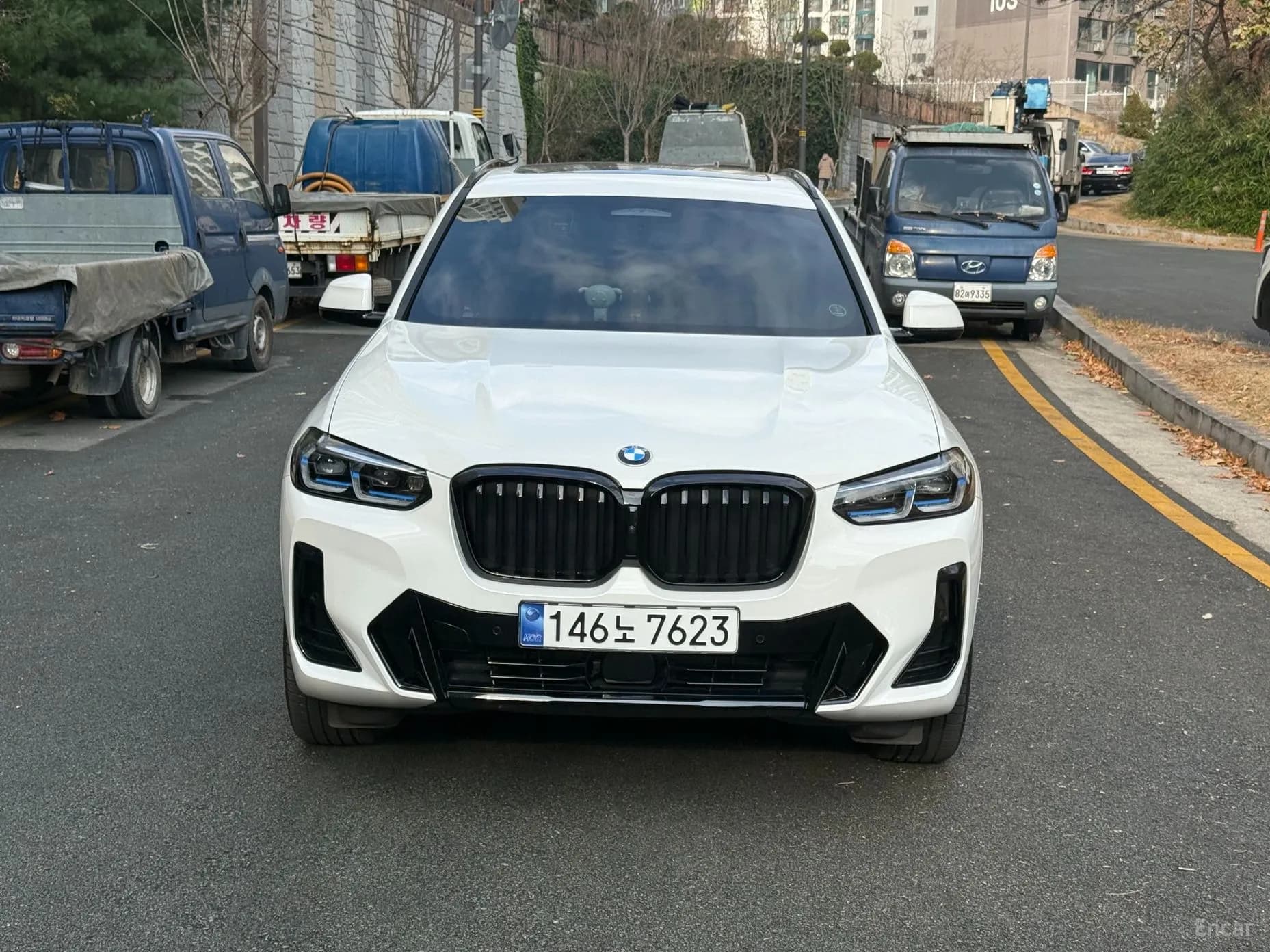X3 (G01)
