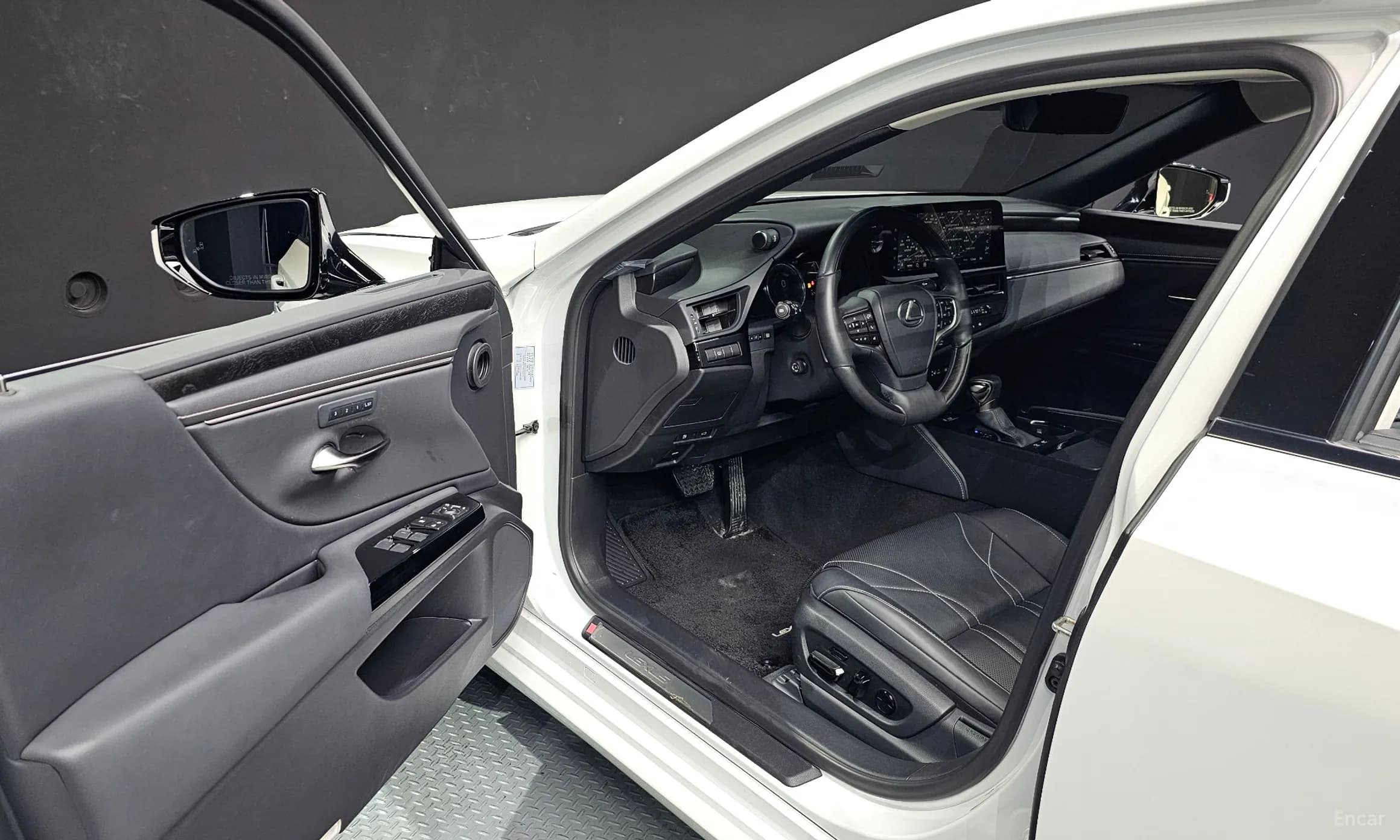 ES300h 7th Generation