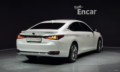ES300h 7th Generation
