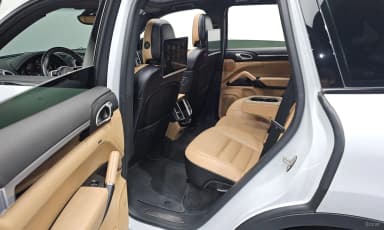 New Cayenne