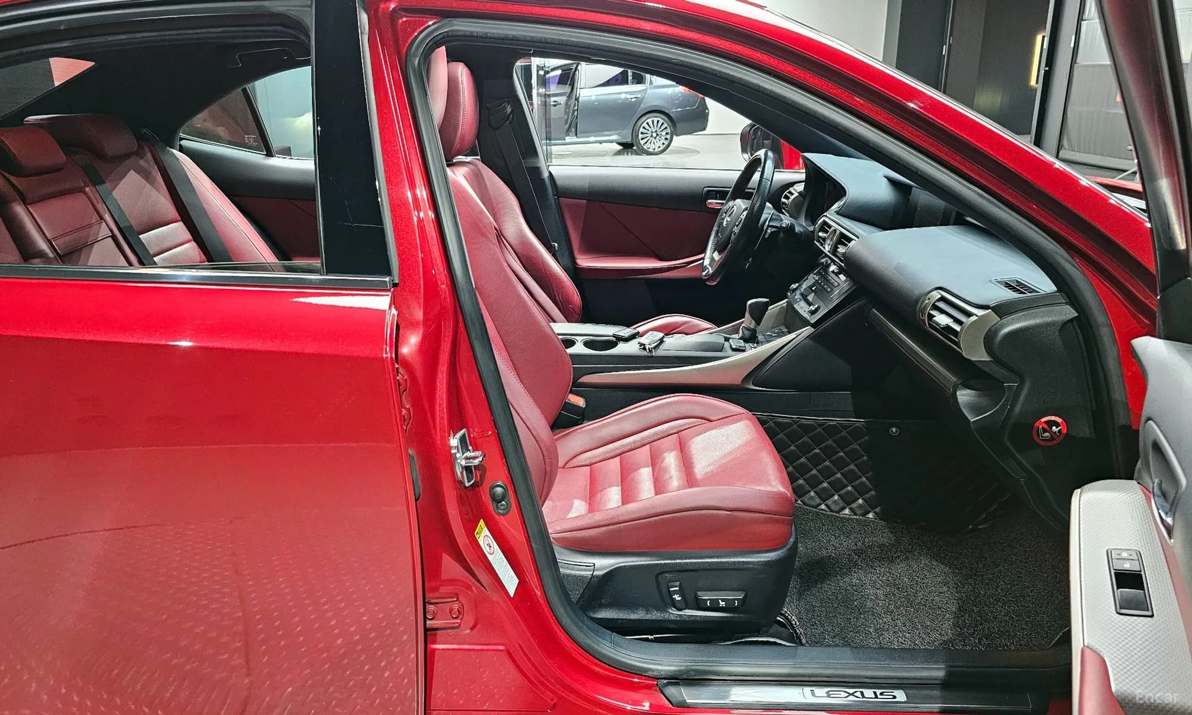 New IS200t