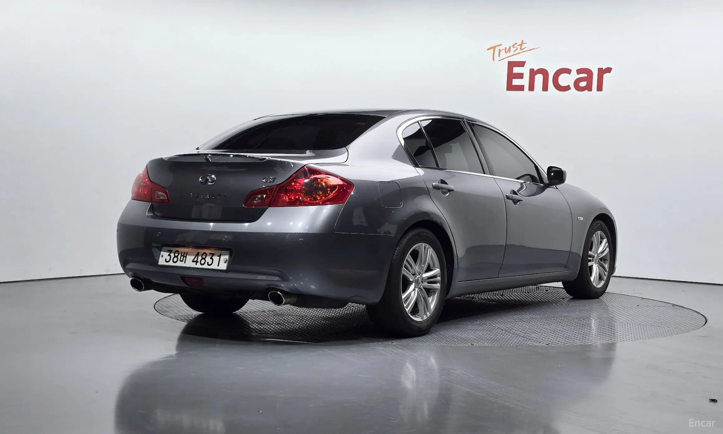 G37