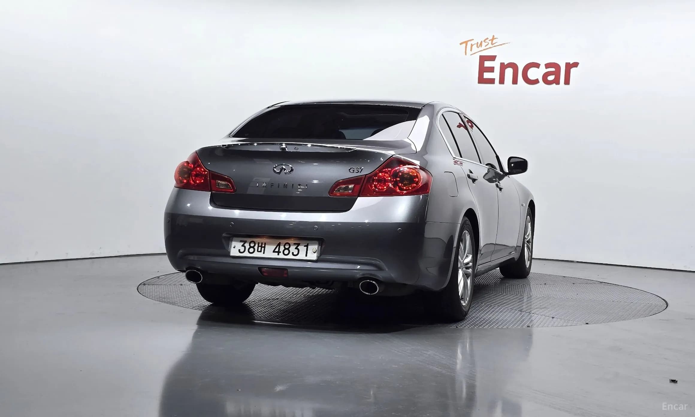 G37