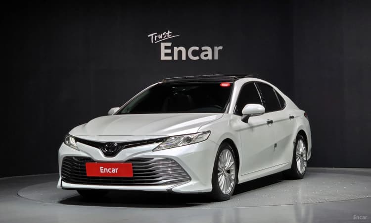 Camry (XV70)