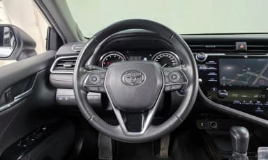 Camry (XV70)