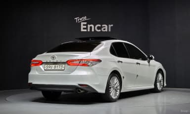 Camry (XV70)