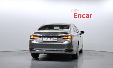 ES300h 7th Generation