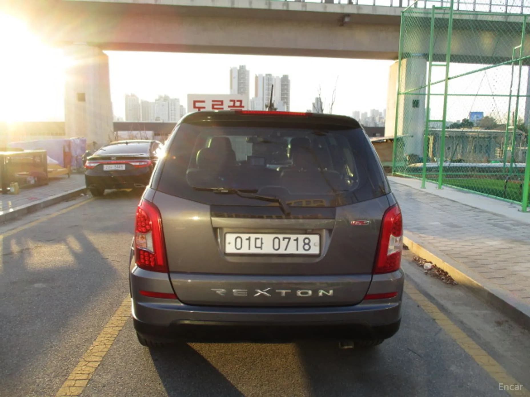 Rexton W