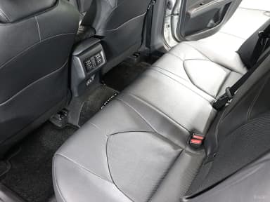 Camry (XV70)