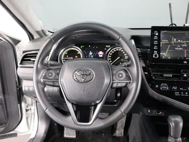 Camry (XV70)