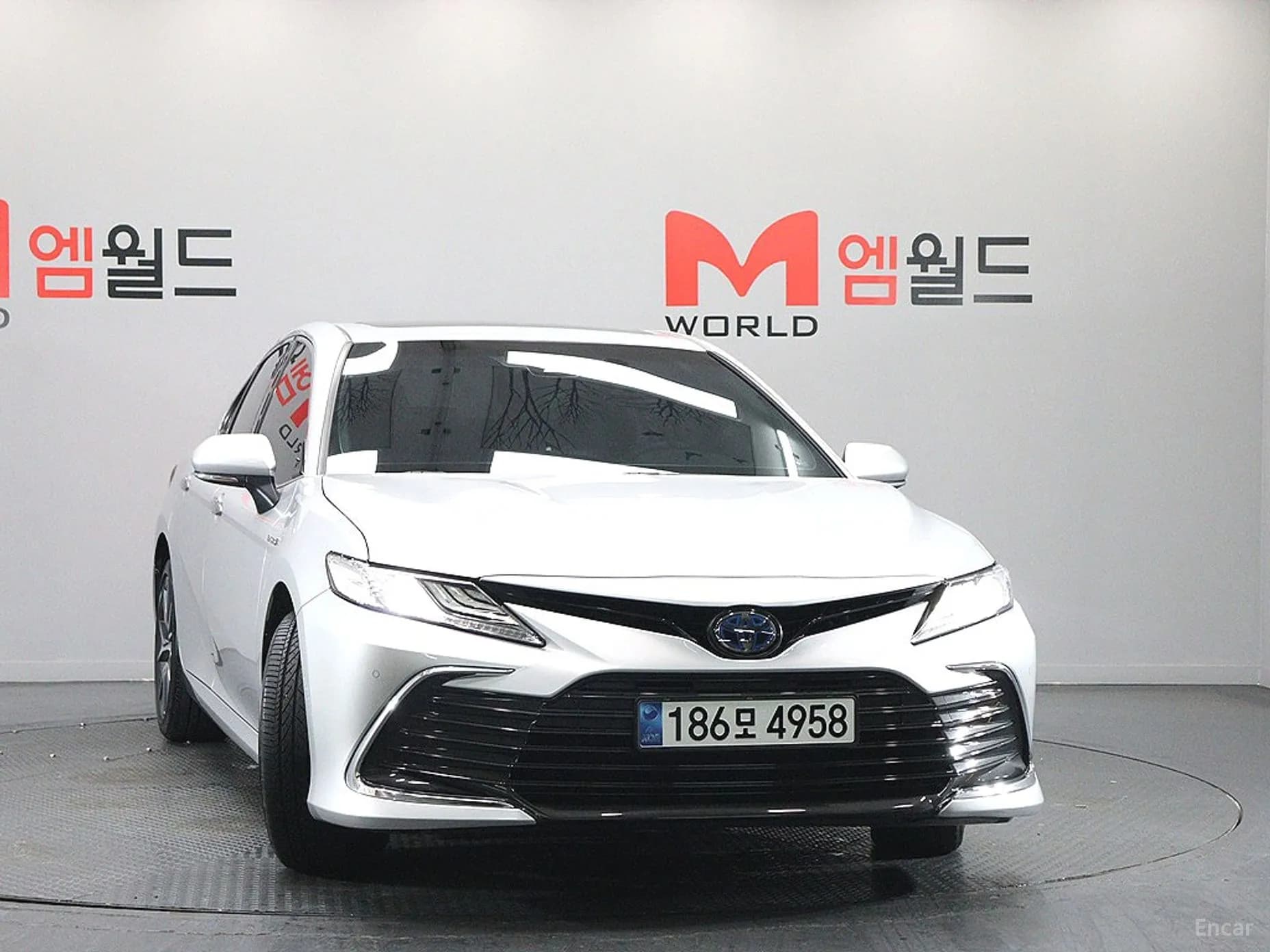 Camry (XV70)