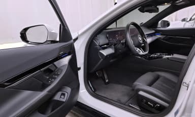 5 Series (G60)