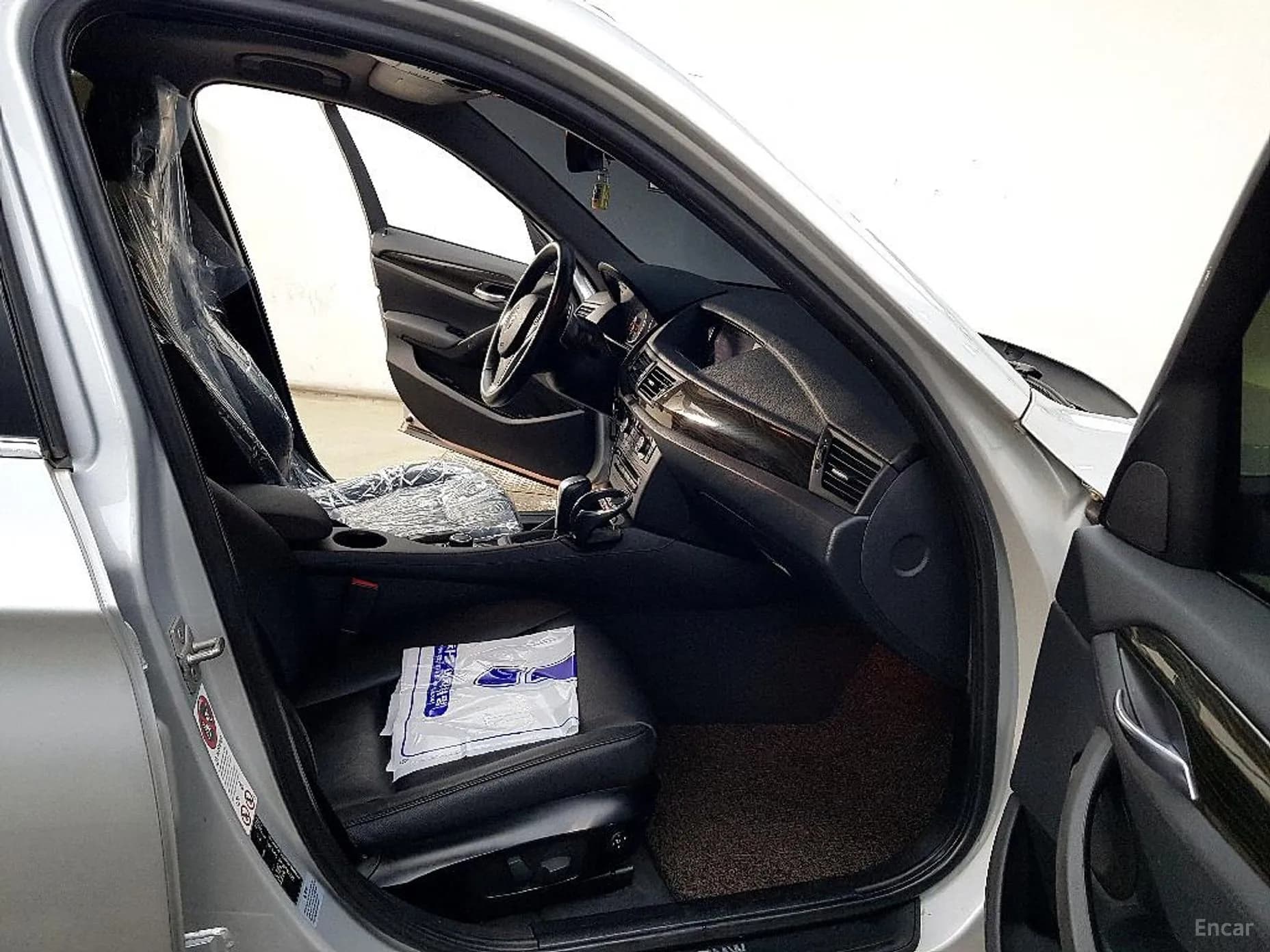 X1 (E84)