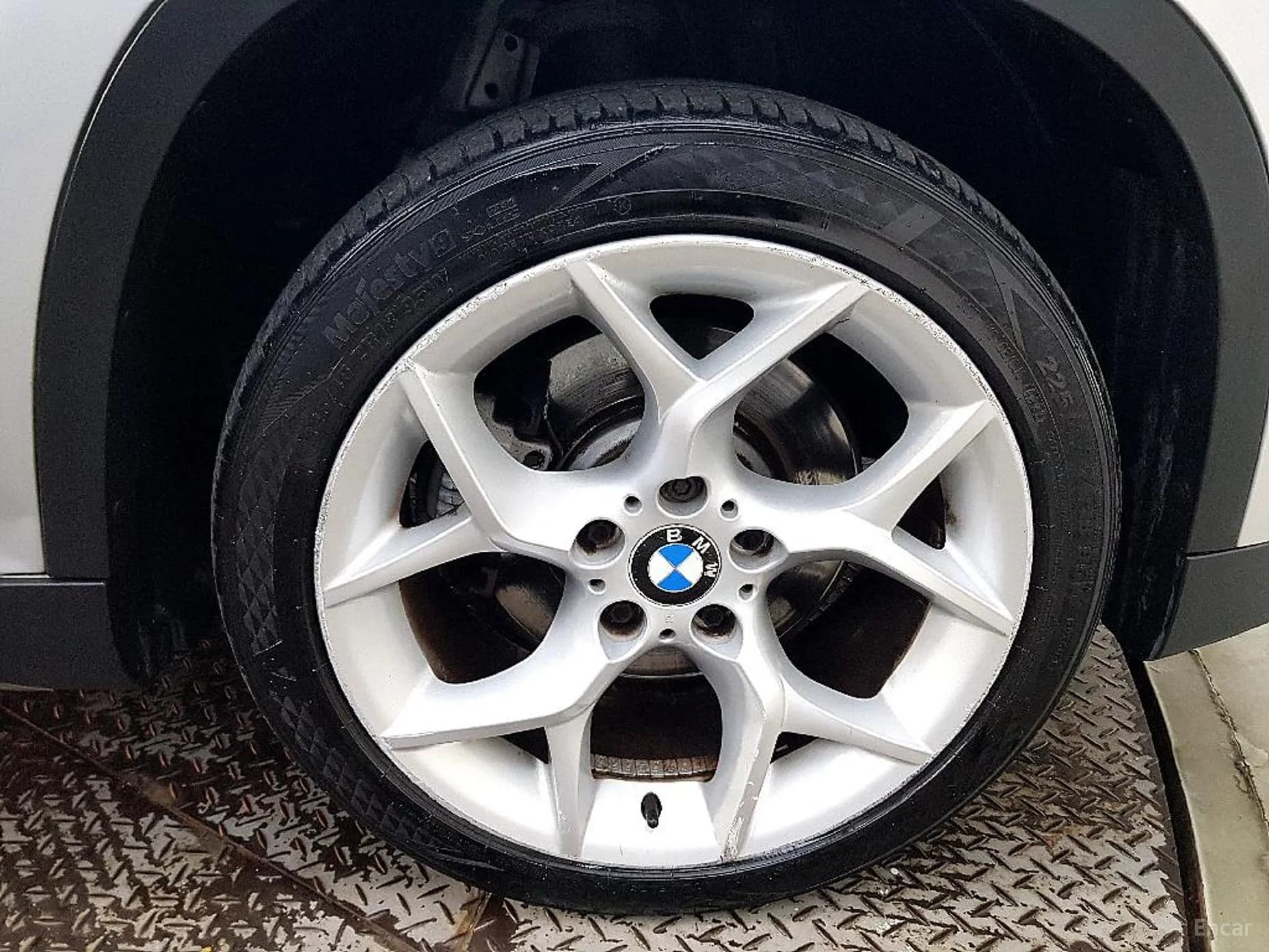 X1 (E84)