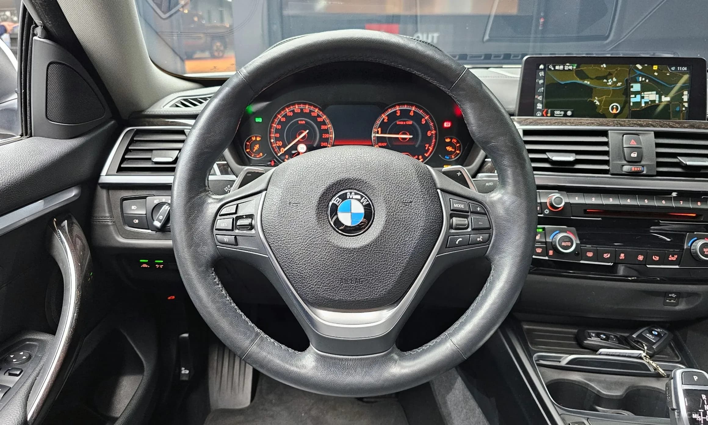 Series 4 (F32)