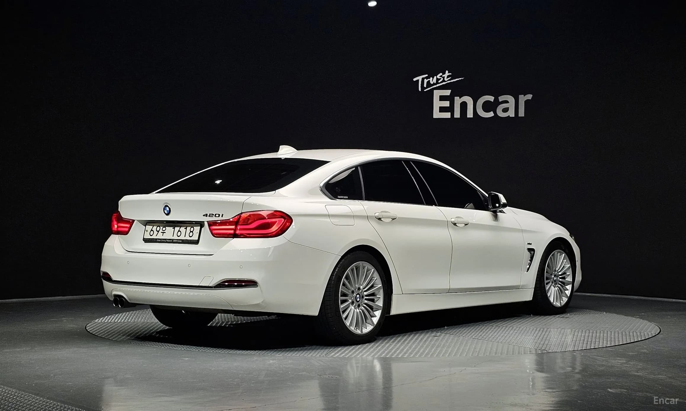 Series 4 (F32)