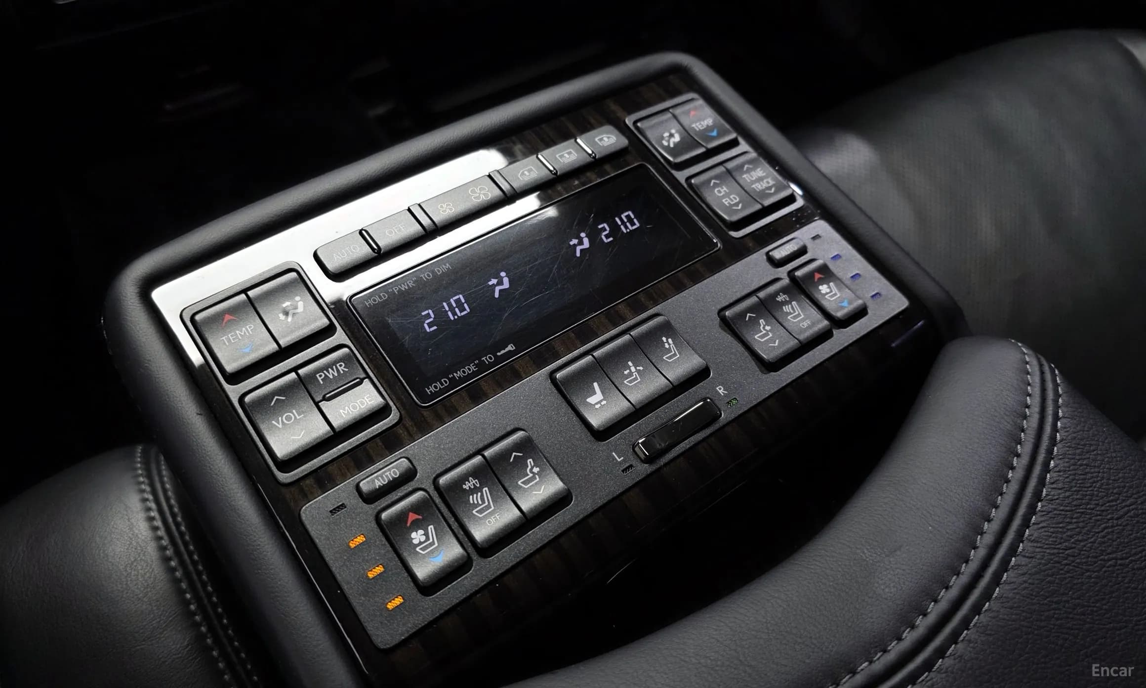 LS460