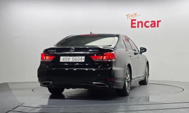 LS460