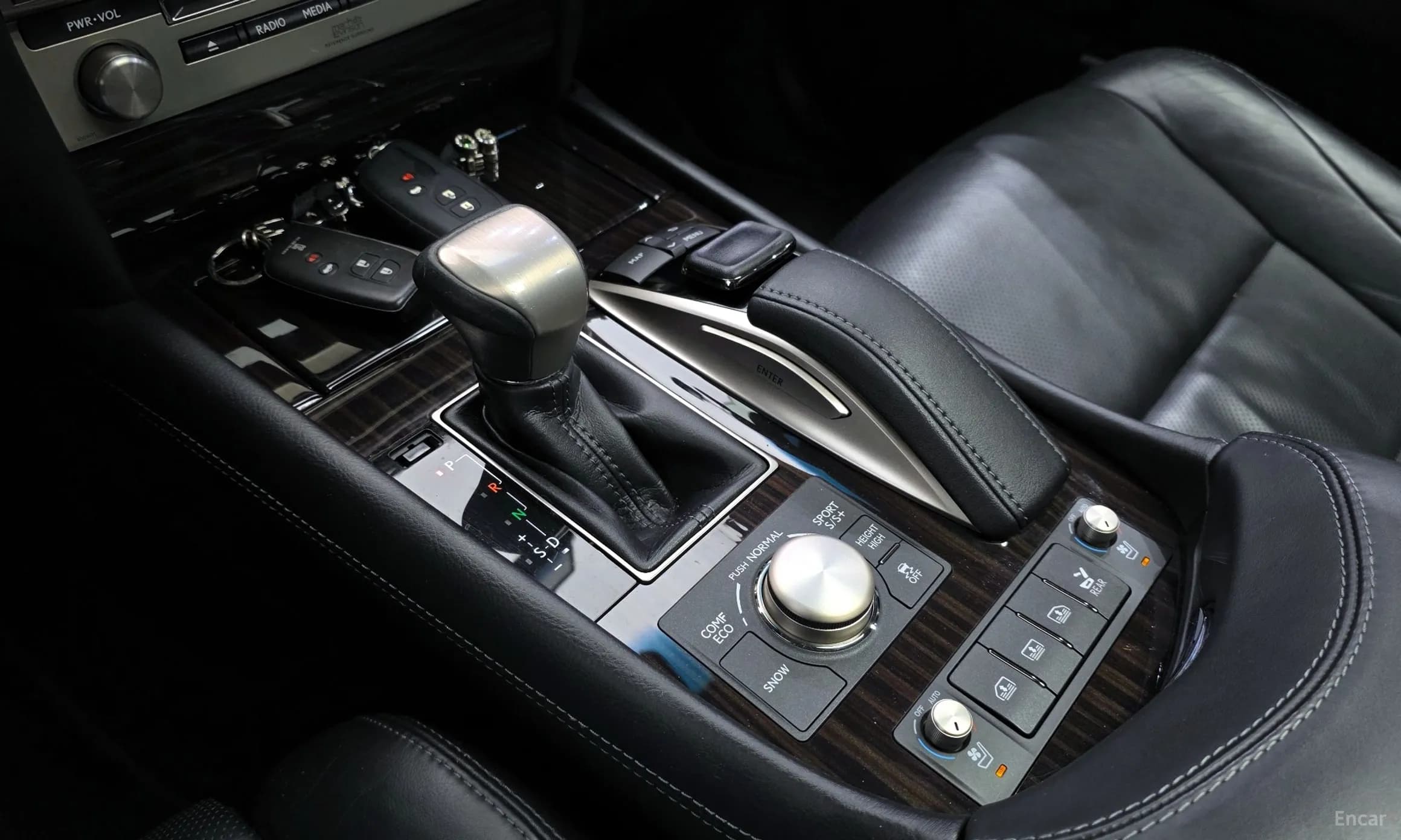 LS460