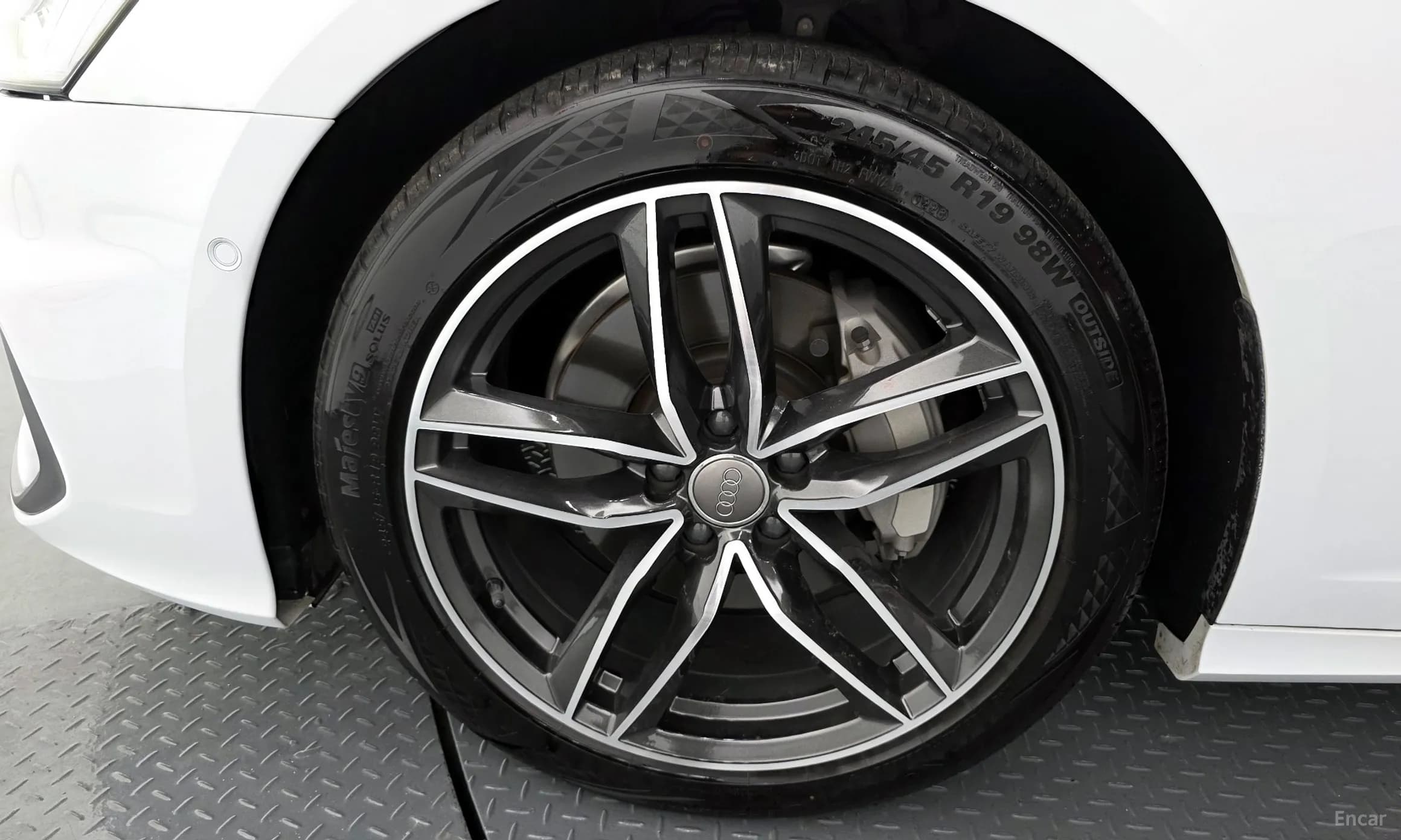 A6 (C8)