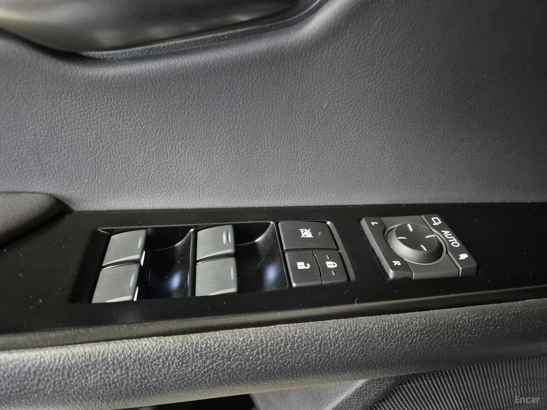 UX250h