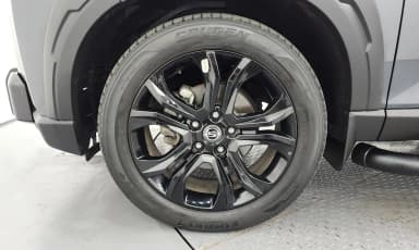 Rexton Sports Khan