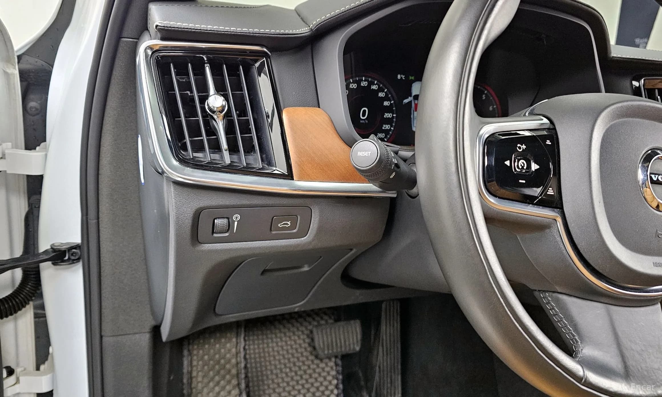 S90