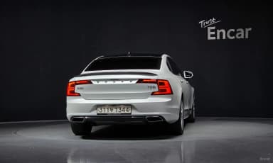 S90