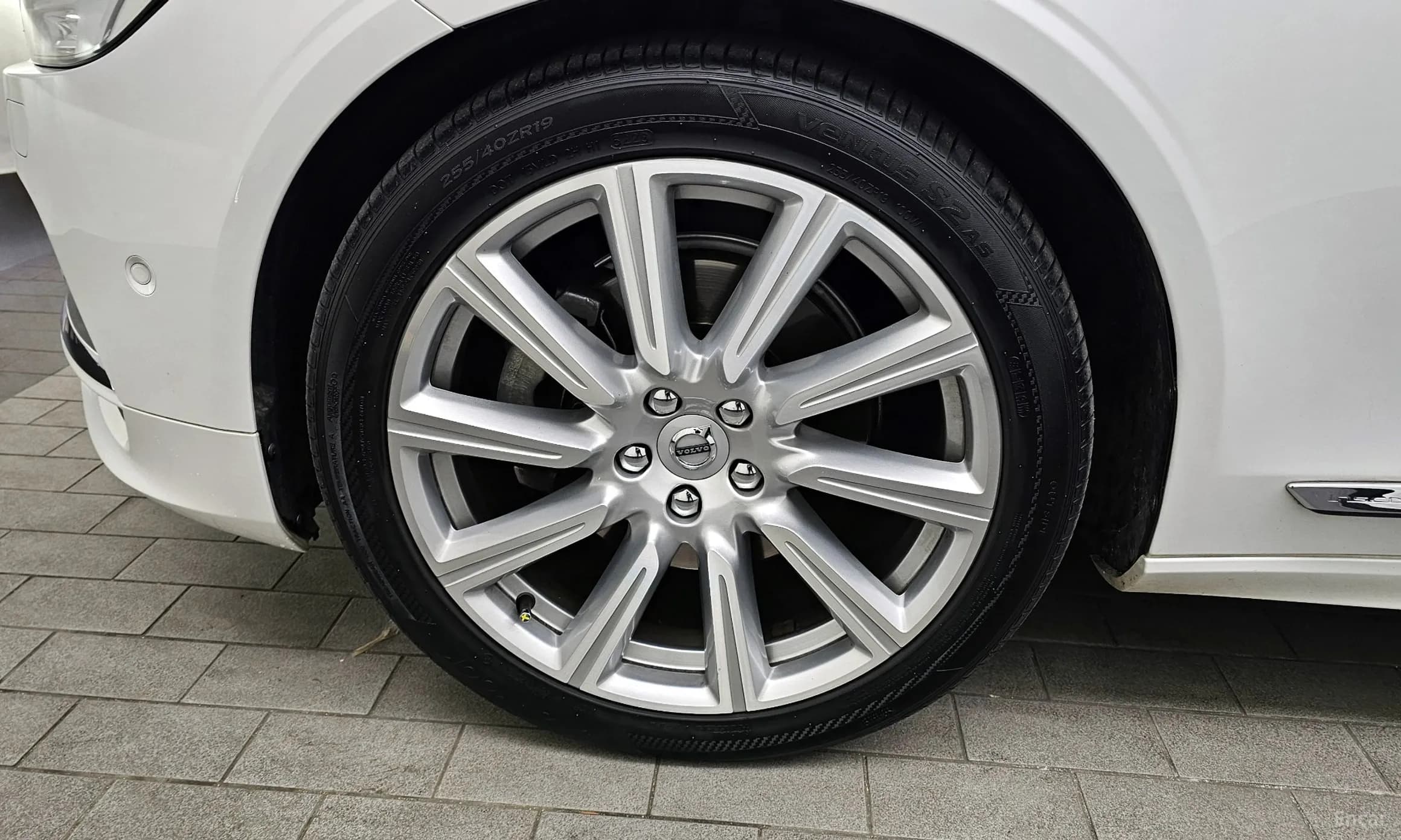S90