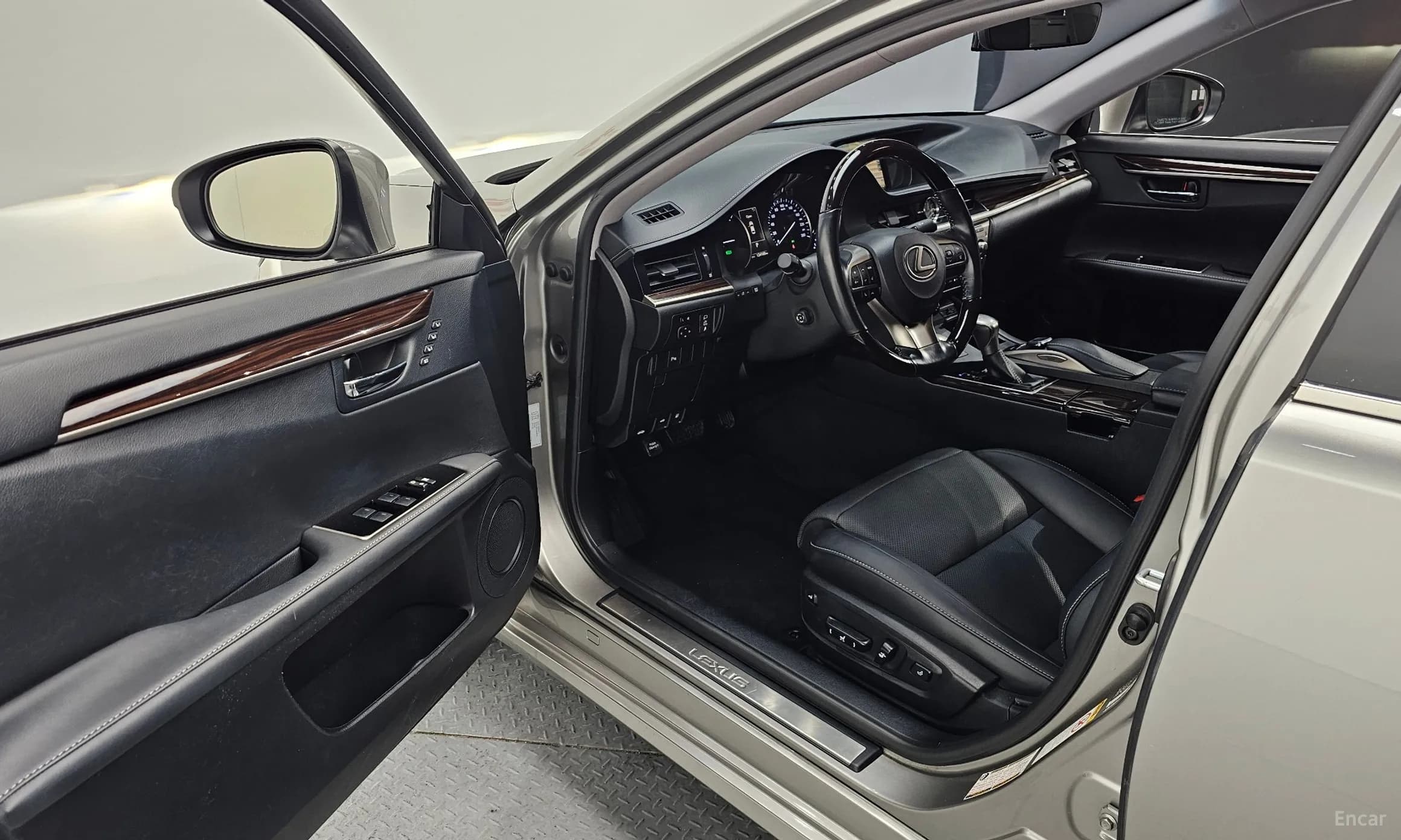 New ES300h