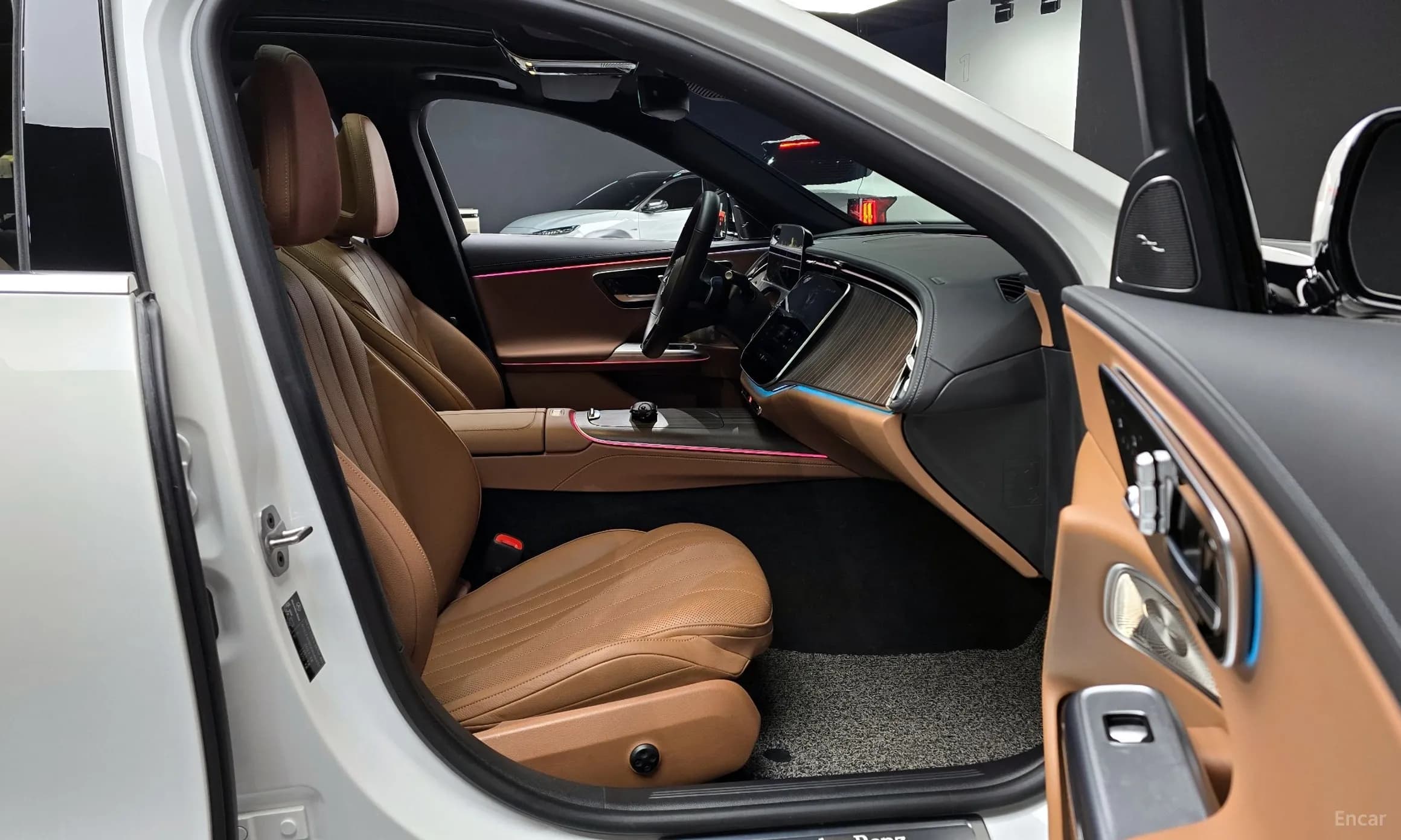 E-Class W214