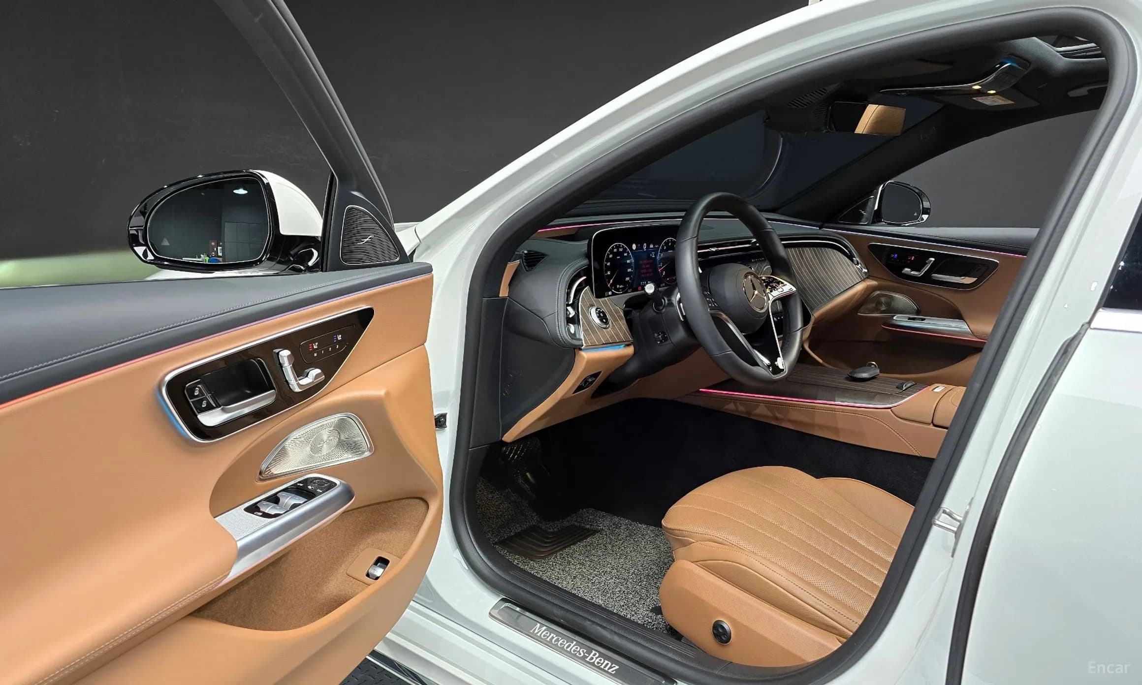 E-Class W214