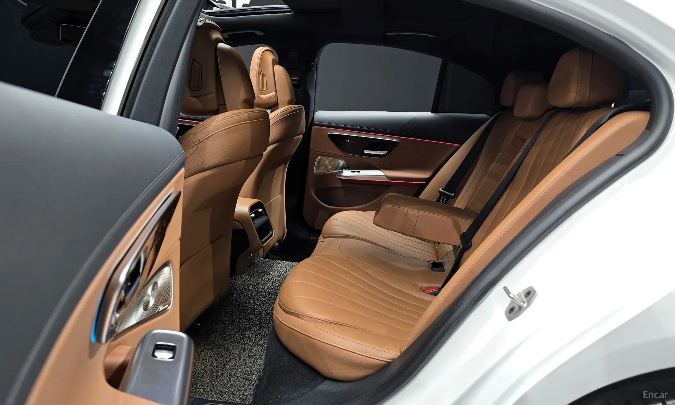 E-Class W214
