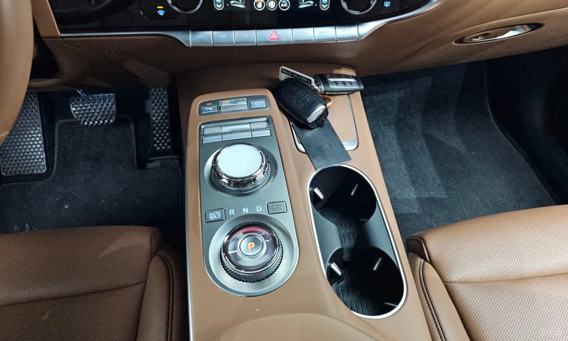 GV70