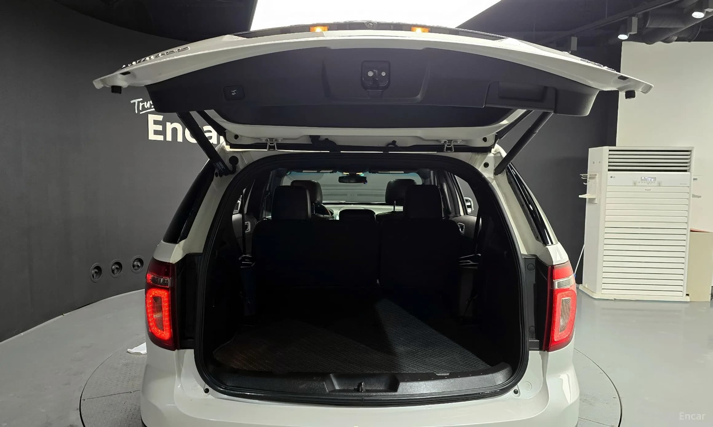 Explorer