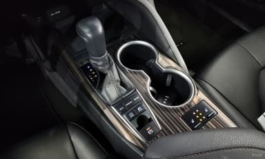 Camry (XV70)