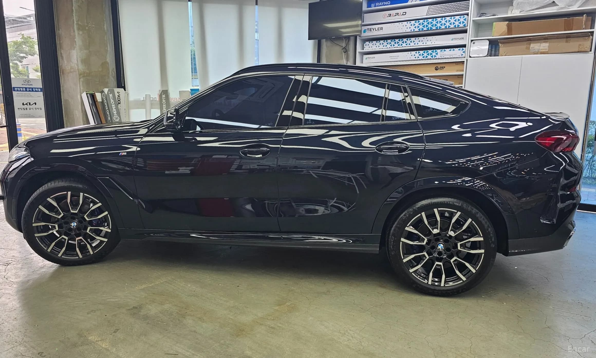 X6 (G06)