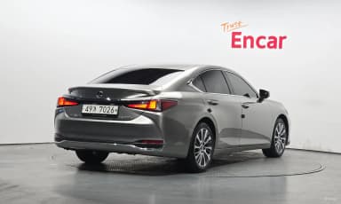 ES300h 7th Generation